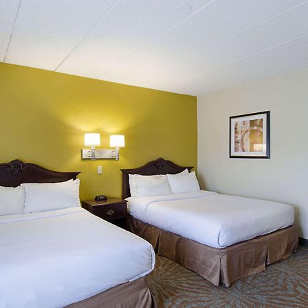 Quality Inn & Suites Вустер Экстерьер фото