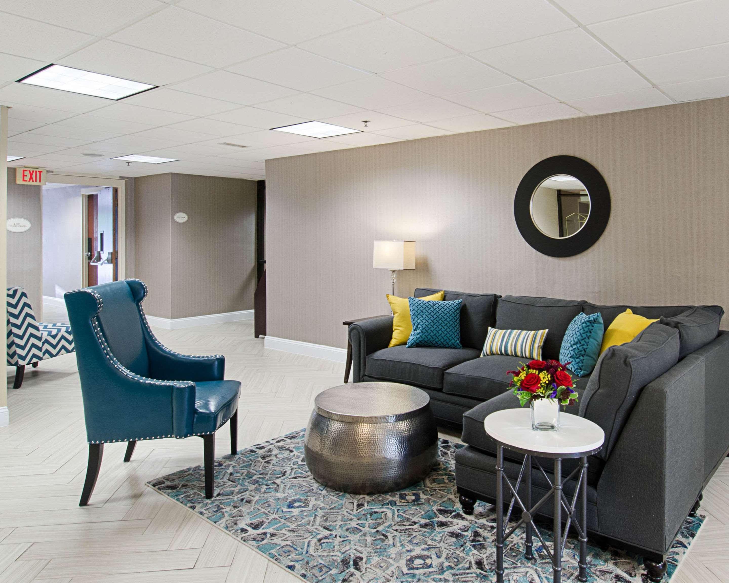 Quality Inn & Suites Вустер Экстерьер фото