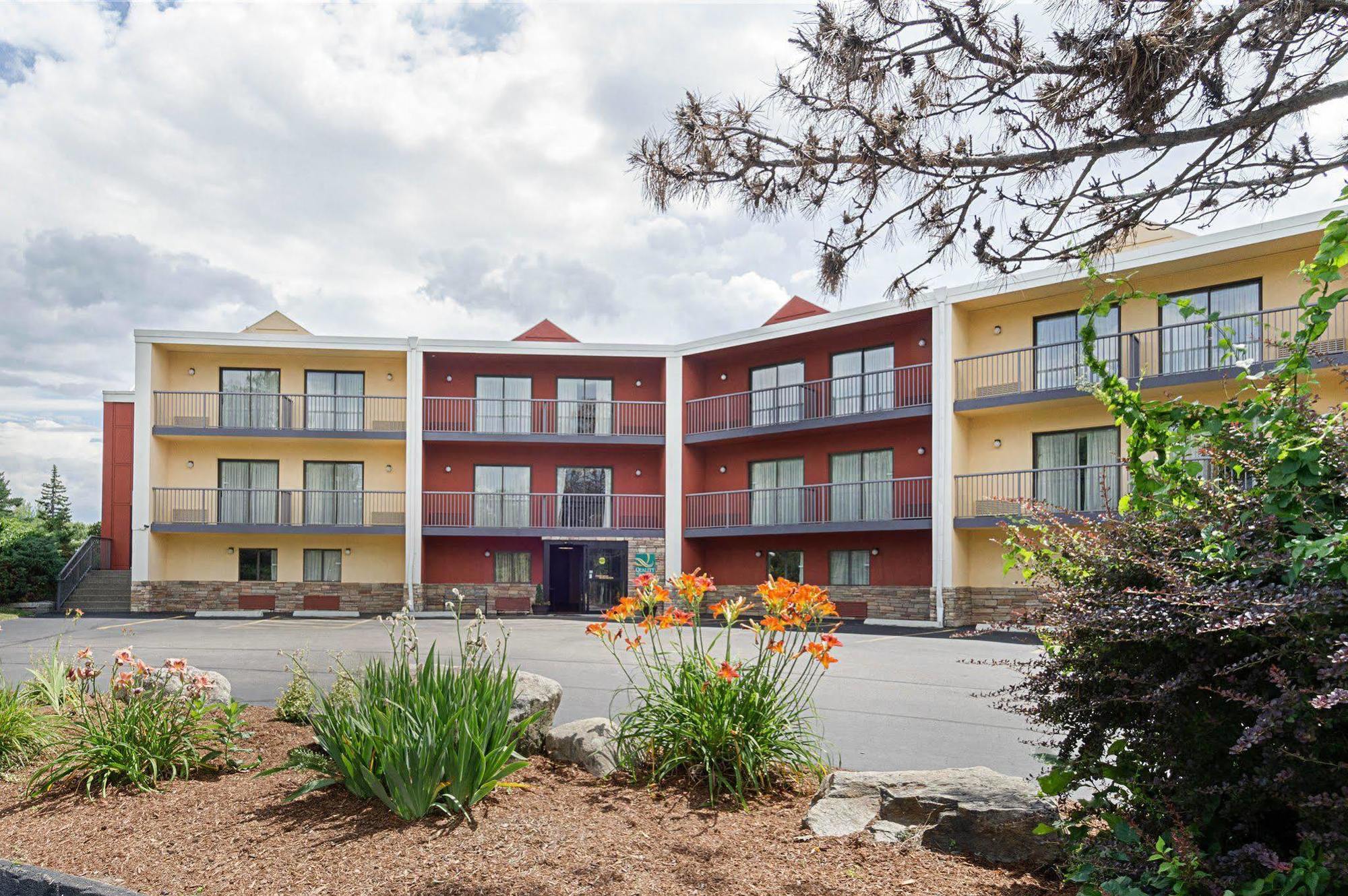 Quality Inn & Suites Вустер Экстерьер фото